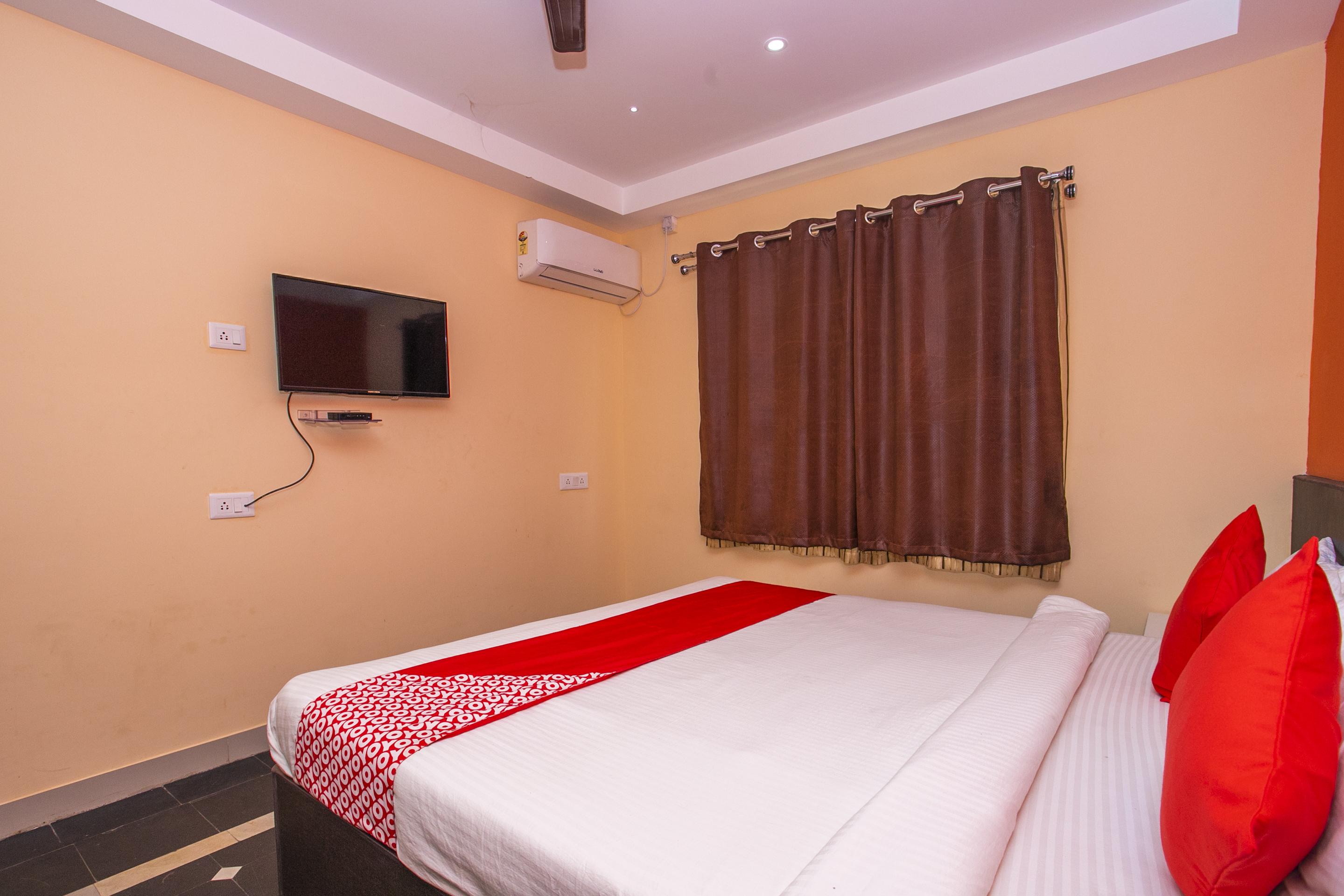 Oyo 22837 Chairmen'S Hotel Bangalore Extérieur photo