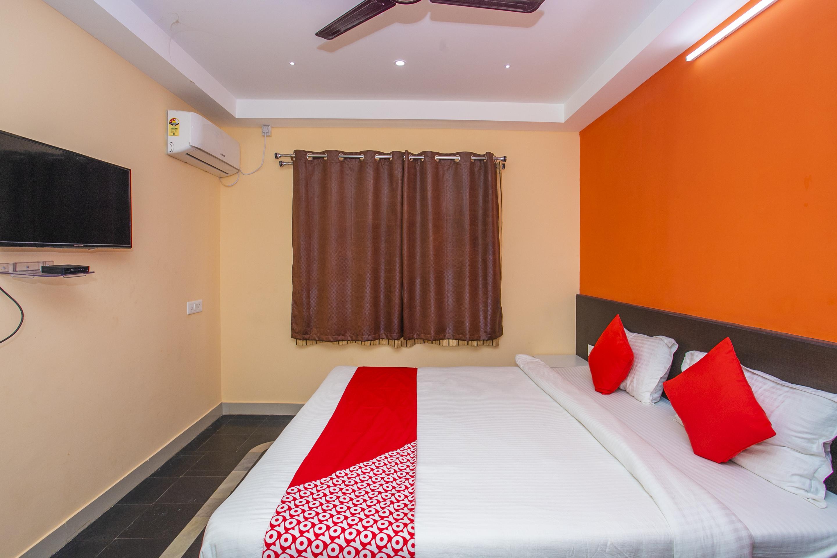Oyo 22837 Chairmen'S Hotel Bangalore Extérieur photo