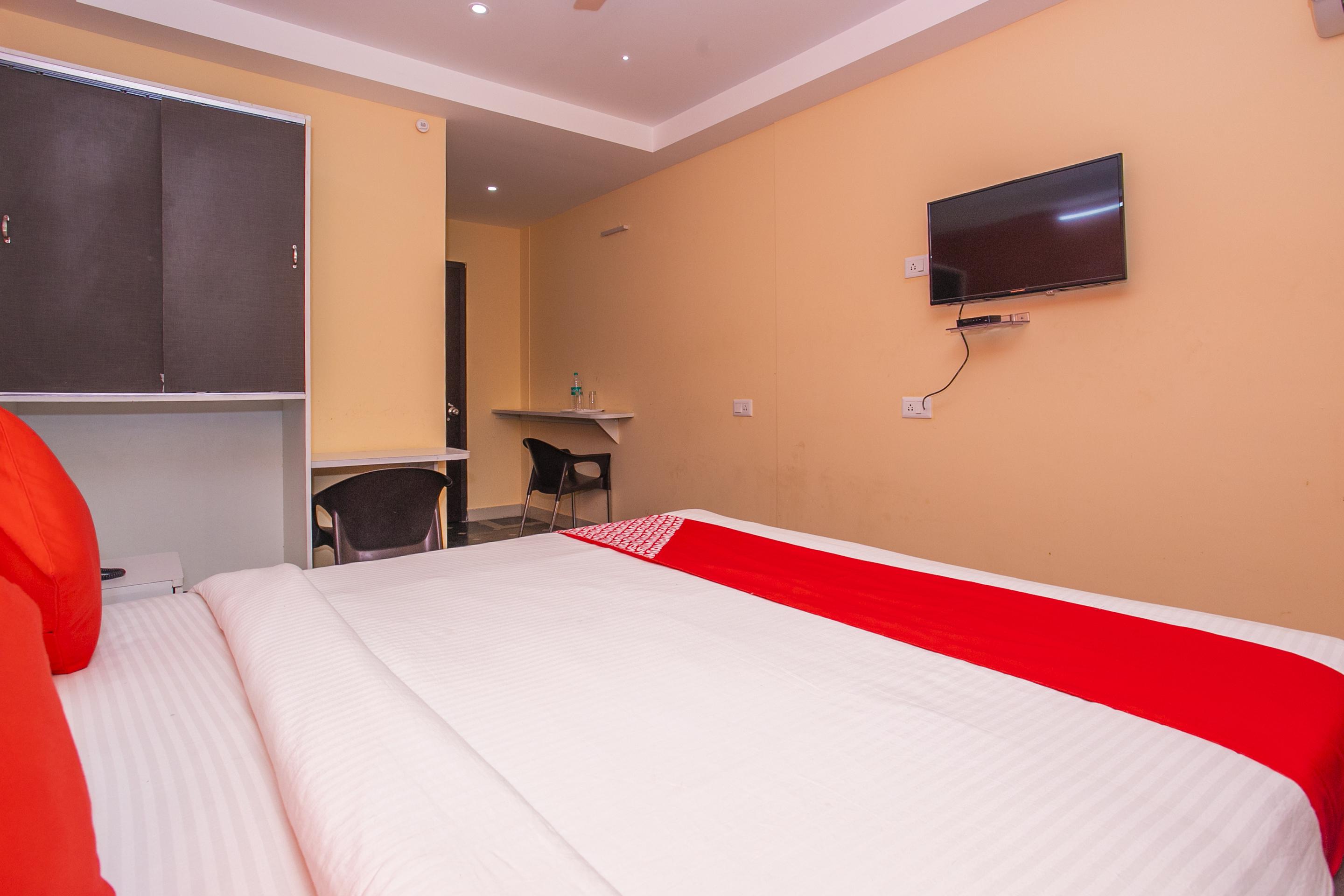 Oyo 22837 Chairmen'S Hotel Bangalore Extérieur photo