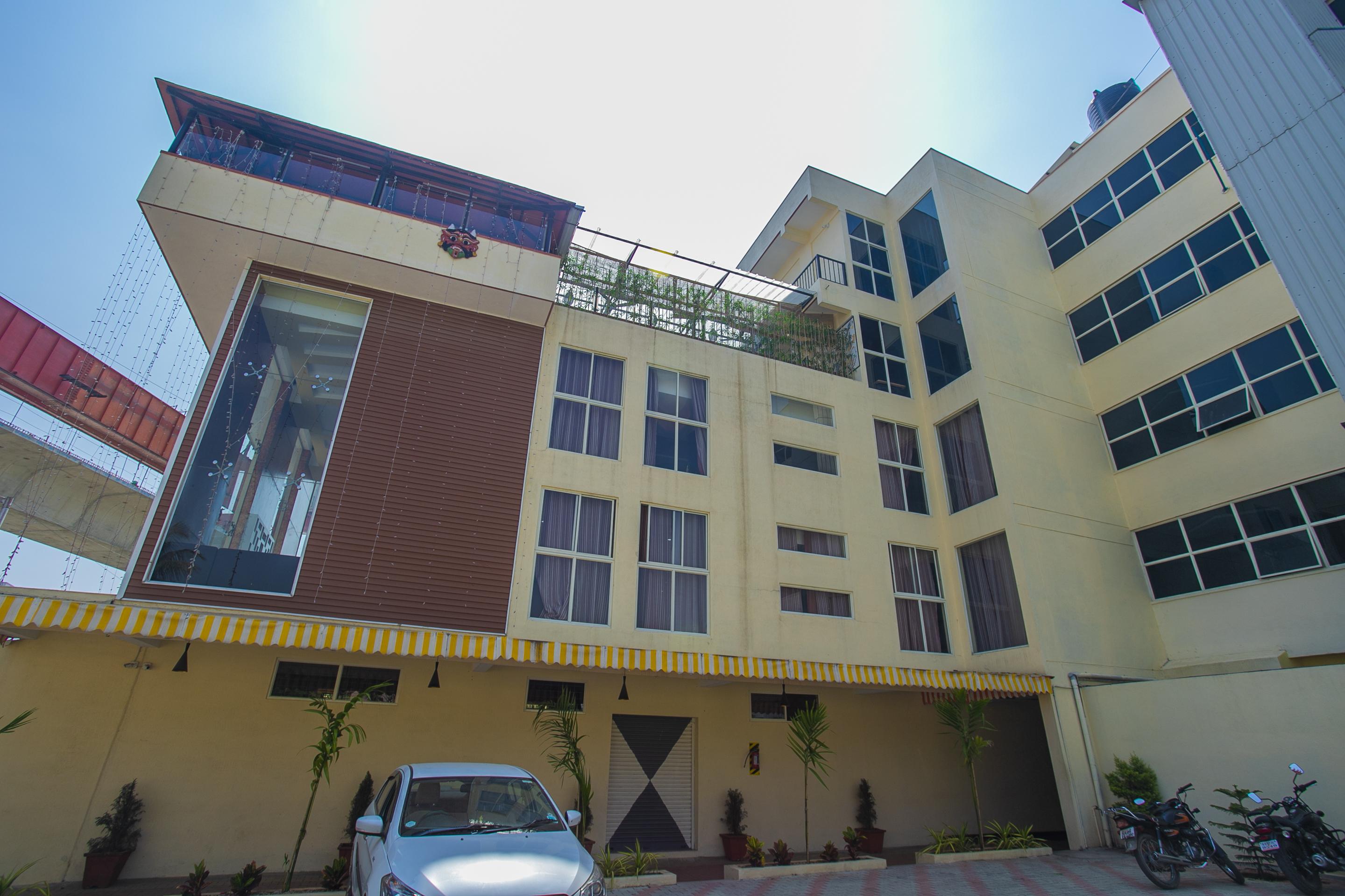 Oyo 22837 Chairmen'S Hotel Bangalore Extérieur photo