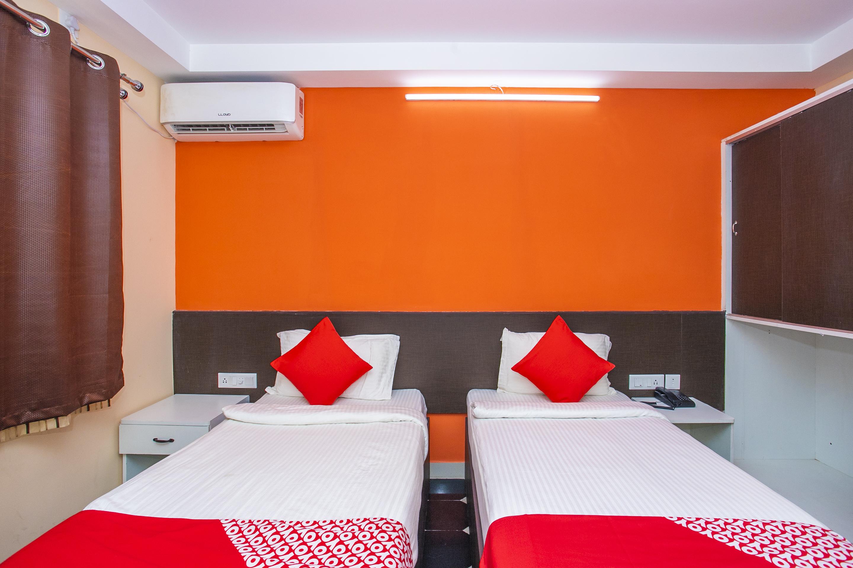 Oyo 22837 Chairmen'S Hotel Bangalore Extérieur photo