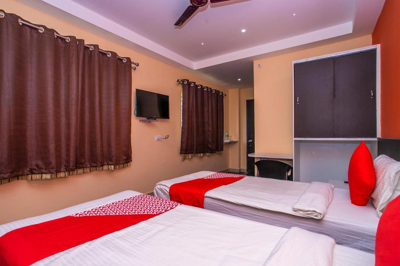 Oyo 22837 Chairmen'S Hotel Bangalore Extérieur photo